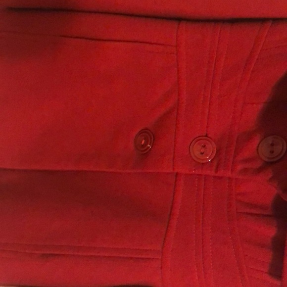 Beautiful Red Coat ! - Picture 4 of 9